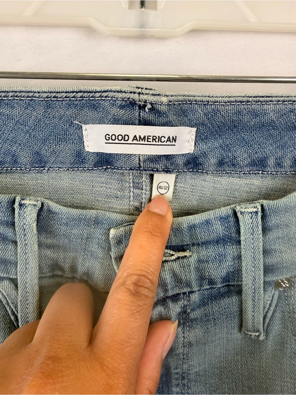 Good American Women's Jeans Sz 14/32 Light Blue Denim Jeans - Picture 4 of 13
